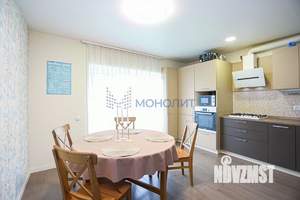 Дом 207м&sup2;, 2-этажный, участок 3 сот.  