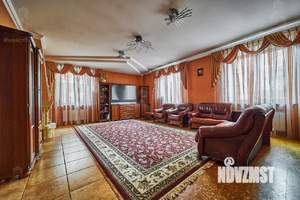 Дом 357м², 3-этажный, участок 6 сот.  