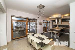 Коттедж 430м², 3-этажный, участок 14 сот.  