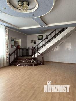 Коттедж 571м², 3-этажный, участок 11 сот.  