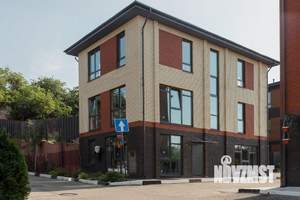 Коттедж 207м², 3-этажный, участок 5 сот.  