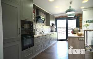 Коттедж 470м², 2-этажный, участок 10 сот.  
