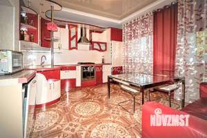Дом 272м², 3-этажный, участок 5 сот.  