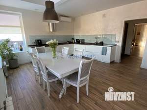 Дом 354м², 2-этажный, участок 18 сот.  