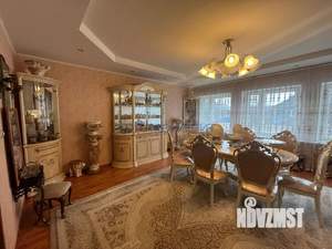 Дом 197м&sup2;, 2-этажный, участок 7 сот.  