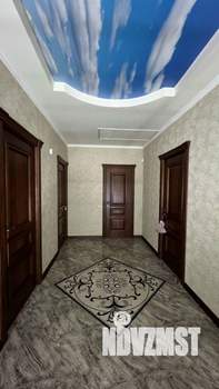 Коттедж 306м², 3-этажный, участок 6 сот.  