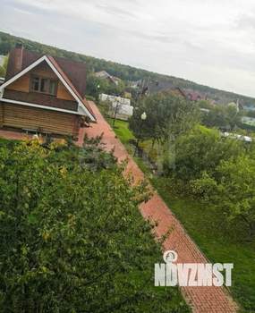 Дом 700м&sup2;, 2-этажный, участок 24 сот.  