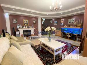 Коттедж 300м², 3-этажный, участок 1 сот.  