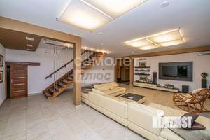 Коттедж 430м², 3-этажный, участок 14 сот.  