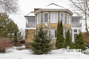 Дом 285м&sup2;, 3-этажный, участок 11 сот.  