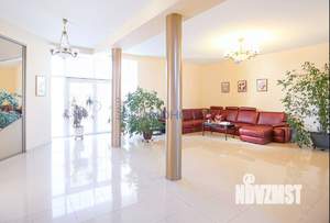 Дом 594м², 3-этажный, участок 12 сот.  