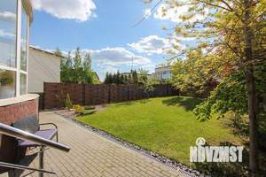 Коттедж 307м², 3-этажный, участок 5 сот.  