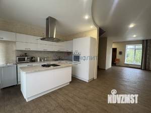 Таунхаус 200м², 3-этажный, участок 3 сот.  