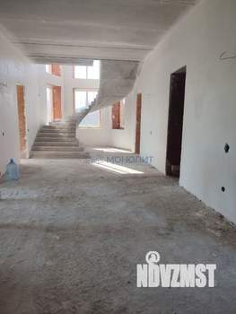 Дом 353м², 2-этажный, участок 27 сот.  