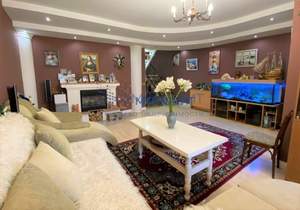 Дом 300м², 3-этажный, участок 1 сот.  