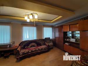 Дом 210м², 2-этажный, участок 6 сот.  