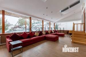 Дом 430м², 3-этажный, участок 14 сот.  