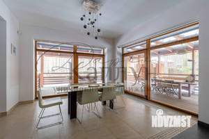 Дом 430м², 3-этажный, участок 14 сот.  