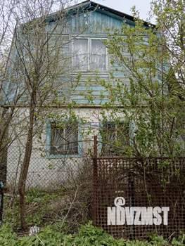 Дом 30м², 2-этажный, участок 6 сот.  