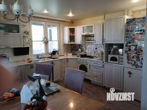 Коттедж 175м², 2-этажный, участок 5 сот.  