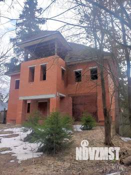 Коттедж 243м², 3-этажный, участок 7 сот.  