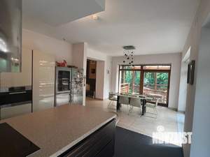 Дом 430м², 3-этажный, участок 14 сот.  