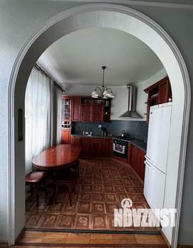 Дом 345м², 3-этажный, участок 10 сот.  