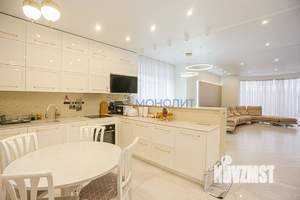 Коттедж 350м², 2-этажный, участок 20 сот.  