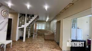 Дом 200м&sup2;, 2-этажный, участок 2 сот.  