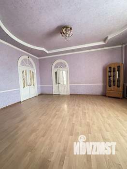 Коттедж 571м², 3-этажный, участок 11 сот.  