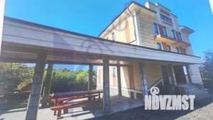 Коттедж 572м², 3-этажный, участок 15 сот.  