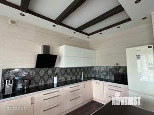 Коттедж 240м², 3-этажный, участок 6 сот.  