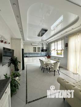 Коттедж 354м², 3-этажный, участок 9 сот.  