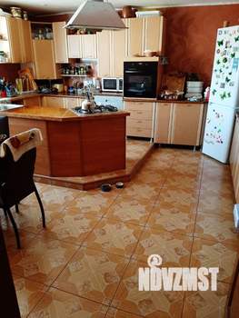 Дом 400м², 3-этажный, участок 20 сот.  