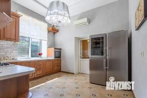 Коттедж 650м², 2-этажный, участок 14 сот.  