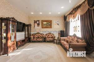 Дом 328м&sup2;, 3-этажный, участок 11 сот.  