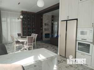Коттедж 285м², 3-этажный, участок 12 сот.  