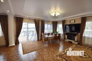 Коттедж 300м², 3-этажный, участок 9 сот.  