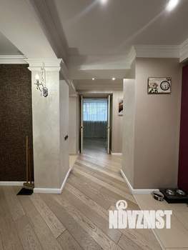 Коттедж 200м², 3-этажный, участок 15 сот.  