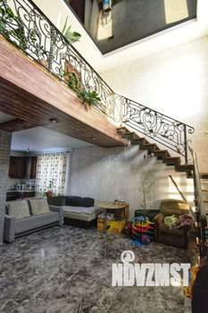 Дом 165м², 2-этажный, участок 10 сот.  