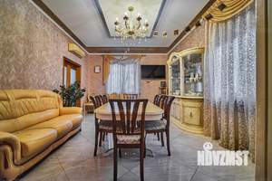 Дом 357м², 3-этажный, участок 6 сот.  