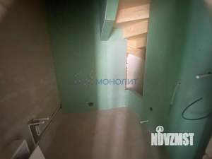 Дом 127м&sup2;, 3-этажный, участок 5 сот.  