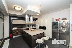 Коттедж 430м², 3-этажный, участок 14 сот.  