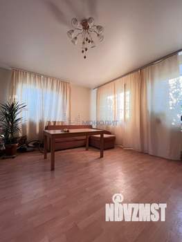 Коттедж 232м&sup2;, 2-этажный, участок 8 сот.  