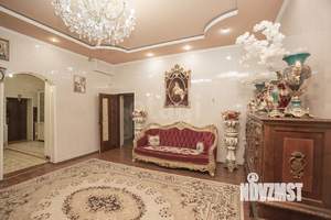 Дом 246м², 2-этажный, участок 10 сот.  