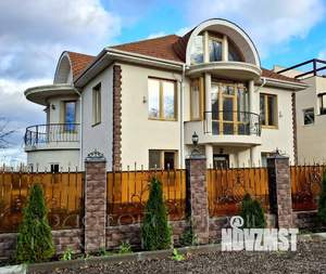 Дом 585м², 4-этажный, участок 8 сот.  