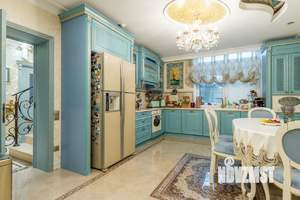 Коттедж 391м&sup2;, 3-этажный, участок 12 сот.  