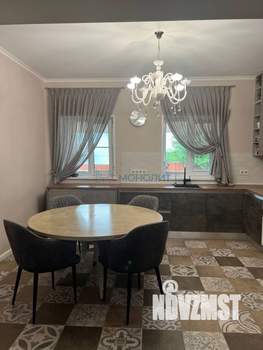 Дом 242м&sup2;, 2-этажный, участок 10 сот.  