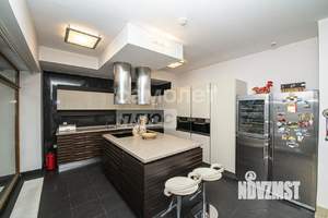 Коттедж 430м², 3-этажный, участок 14 сот.  