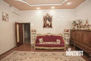 Дом 246м², 2-этажный, участок 10 сот.  